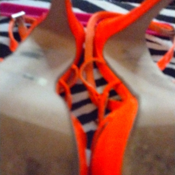 8-9M "D" Orange Patent Leather Heel Outside Open & thin Straps with Ankle Straps - Picture 6 of 8